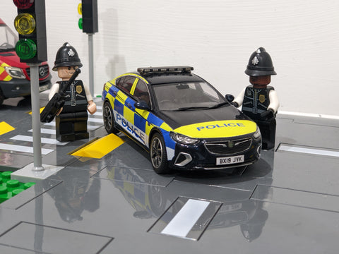 🇬🇧 Emergency Services Decal for Opel Insignia (2nd Gen) Models