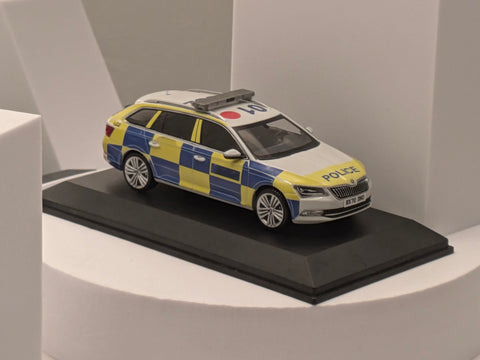 🇬🇧 Emergency Services Decal for Skoda Superb Combi (3rd Gen) Models