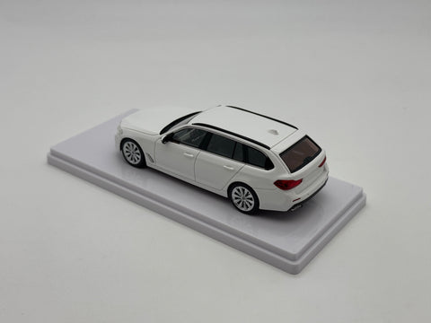 STARS 1/43 BMW 5 Series Touring UK Emergency Vehicle DIY Bundle